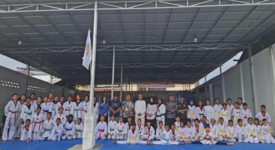 Dukung Prestasi, Sekda Lepas Atlet Taekwondo Yuseda Ternate ke Kejuaraan Makassar
