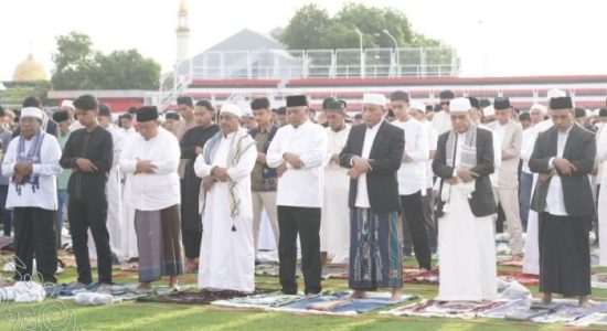 Wali Kota Ternate Ajak Warga Perkuat Kebersamaan saat Salat Idulfitri di GKR