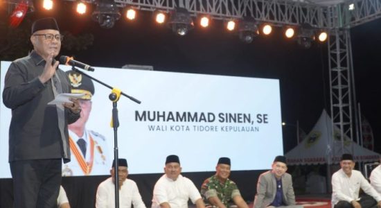 Ribuan Warga Tumpah Ruah! Ustadz Dennis Lim Pimpin Dzikir Akbar di Tidore