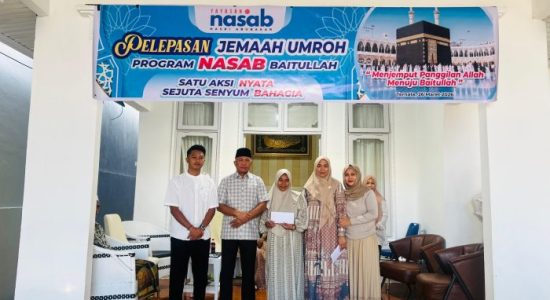 Haru! Nasri Abubakar Biayai Umroh Gratis Dua Warga Ternate, Ini Kisahnya