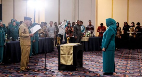 Wagub Sarbin Kukuhkan Bunda Literasi, Dorong Gerakan Membaca Hingga Pelosok Kepulauan