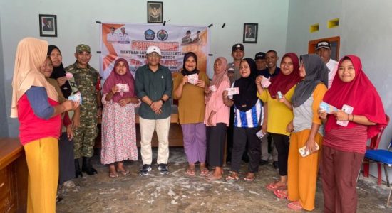 Pemdes Bori Halmahera Selatan Serahkan BLT-DD Semester Pertama Tahun 2026