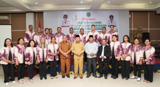 Lepas Puluhan Peserta Wisata Rohani, Wagub Sarbin Serukan Moderasi Beragama