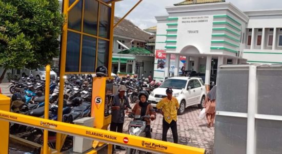 RSUD CB Terapkan Drop Off Gratis 10 Menit, Permudah Warga Antar Pasien