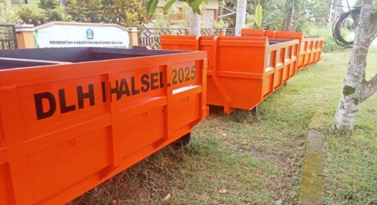 DLH Halmahera Selatan Siapkan Kontainer TPS untuk Cegah Sampah Liar