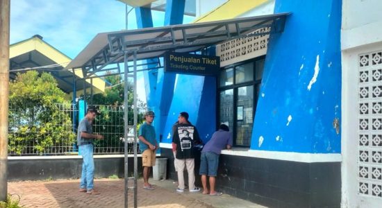 Jelang Idulfitri, Arus Penumpang di Pelabuhan Feri Morotai Masih Normal