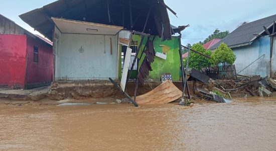 Dua Hari Warga Waisakai Sula Mengungsi, Bantuan BPBD Maluku Utara Belum Tersalurkan