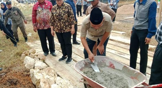 Wagub Sarbin Letakkan Batu Pertama Musala SMAN 1 Taliabu, Dorong Generasi Islami