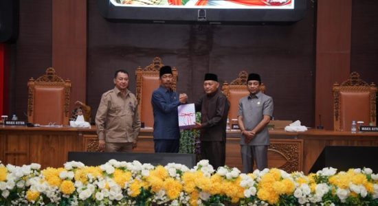 Perkuat Regulasi Daerah, Enam Ranperda Strategis Resmi Diajukan ke DPRD Maluku Utara