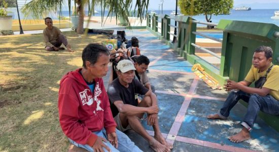 Belasan Pekerja Sekolah Rakyat Halmahera Barat Terlantar di Ternate