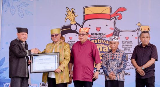 Pemkot Ternate Terima Penghargaan Revitalisasi Bahasa, Nasri: Jadi Motivasi Melestarikan