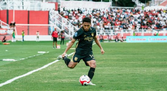 Peran Sunyi Fajar Faturrahman dalam Laga vs Malut United FC