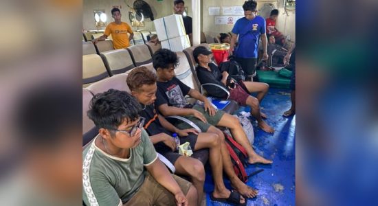 Detik-detik Kapal Tenggelam di Perairan Ternate, Seluruh ABK Selamat