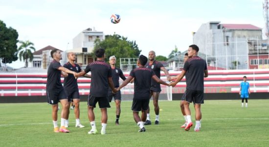 Malut United Diunggulkan, Hendri Susilo Justru Ingatkan Bahaya Bhayangkara