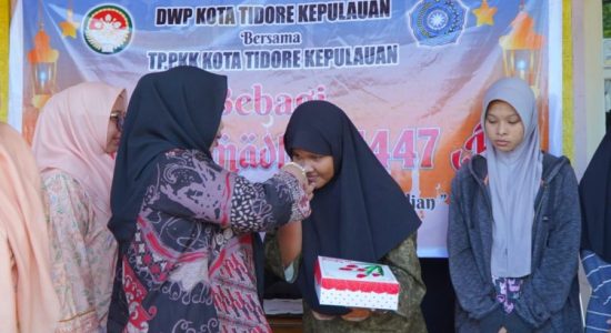 Tak Sekadar Berbagi, DWP dan TP PKK Tidore Kuatkan Kepedulian di Ramadan