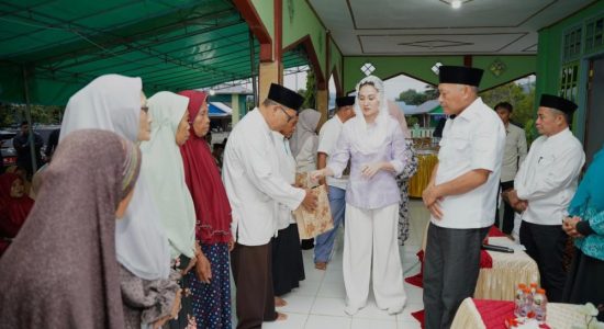 Ramadan Penuh Kebersamaan, Sherly-Sarbin Bukber dengan Warga Wasile Halmahera Timur