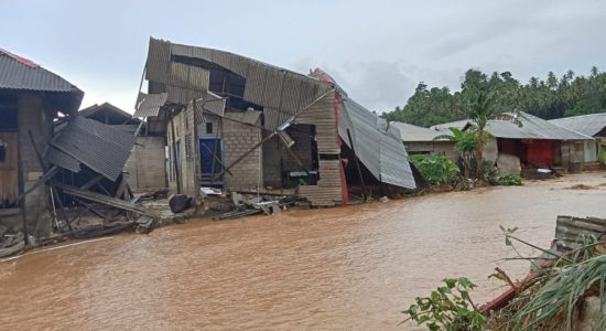 Banjir Rusak Rumah Warga Waisakai, Pemkab Sula Tetapkan Tanggap Darurat