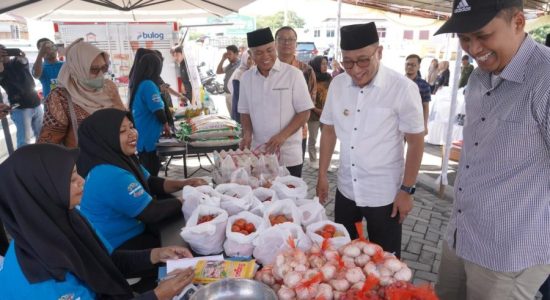 Wali Kota Tauhid Resmikan Kios Sigap Pangan, Harga Bahan Pokok Lebih Murah