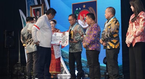 Halmahera Tengah Raih Penghargaan Nasional, Bupati Buktikan Komitmen Turunkan Kemiskinan dan Stunting