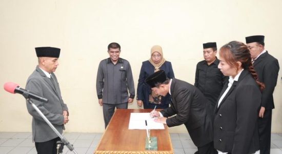 Direktur Perumda Ake Gaale Lantik Pejabat Struktural dan SPI, Pelayanan Jadi Prioritas