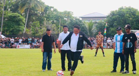 Buka Pemuda Cup Sulamadaha, Sekda Ternate Dorong Sportivitas dan Pembenahan Stadion