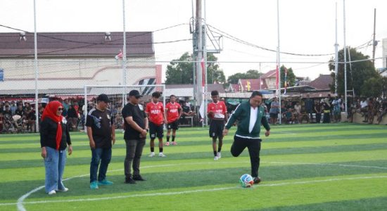 Sekda Ternate Buka Turnamen HUT RI di Kota Baru, Dorong Kebangkitan Sepak Bola