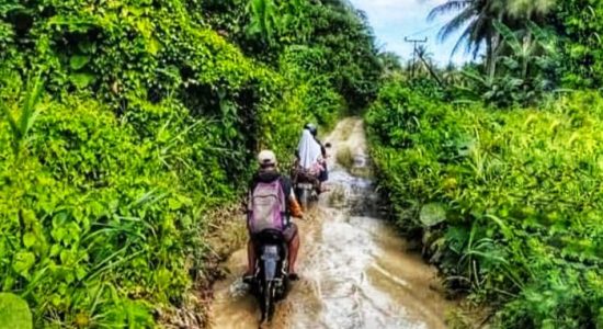 Warga Lima Desa di Halmahera Selatan Terjebak Jalan Rusak, Gubernur Diminta Turun