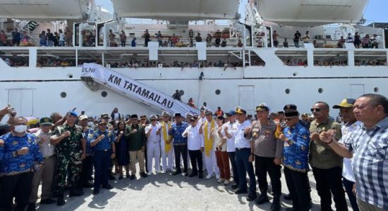 Sinergi Lintas Sektor, KM Tatamailau Hadir di Tobelo Perkuat Jalur Laut Maluku Utara