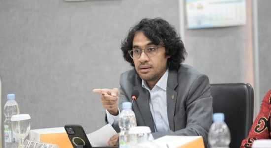 Dr. Graal Taliawo: Stop Izin Tambang Baru di Maluku Utara, Fokus Investasi Berkelanjutan