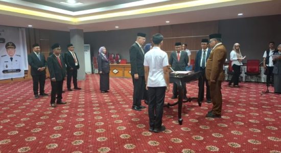 Empat Pejabat Maluku Utara Dilantik, Erva Pramukawati Resmi Jabat Sekwan