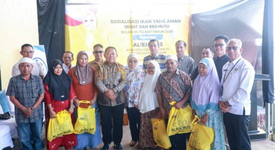 Sekda Rizal Hadiri Sosialisasi Ikan Sehat Bulan Mutu KKP Bersama Alien Mus