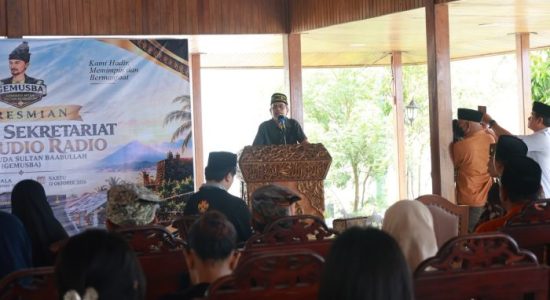 Ingatkan Radio Gemusba Fokus Siarkan Edukasi Budaya, Sultan: Terima Kasih Sekda Ternate