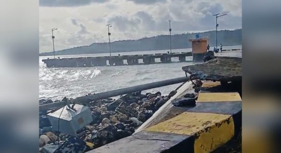 Diterjang Ombak Besar, Pelabuhan Wayabula Morotai Alami Kerusakan Parah