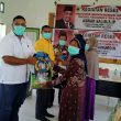 Dua Anggota DPRD Halteng Fraksi Golkar Reses Sambil Bagi Sembako