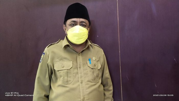 Sunadu Buamona, Kepala Dinas PTSP Kepulauan Sula, Maluku Utara. Foto: Hartati Panigfat