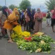 Bersama Puluhan Pedagang, Citra Datangi Kantor Wali Kota Sambil Menangis