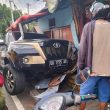 Mobil Fortuner di Ternate Tabrak Warung, Tidak Ada Korban Jiwa