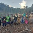 Temui Petani di Kebun, Kadis Pertanian Halmahera Tengah Langsung Beri Bantuan