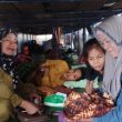 Ibu Ini Melahirkan di Atas Kapal Menuju Sanana, Nama Bayinya Unik