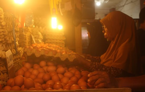 Pertengahan Ramadan, Harga Telur Per Butir di Pasar Ternate Capai Rp2.500