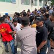 Aksi Unjuk Rasa di Halmahera Selatan Ricuh, Massa Tuntut Penyelesaian Jalan Hotmix