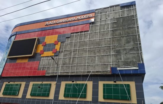 ACP Plaza Gamalama Modern Ternate Ambruk Saat Salat Jumat