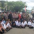 Ratusan Mahasiswa Paksa DPRD Morotai Hearing di Jalan Raya