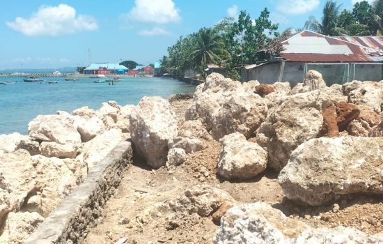 Material Proyek Talud Desa Yayasan || Foto: Maulud