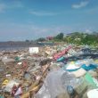 Minim Fasilitas, Warga Keluhkan Sampah Menumpuk di Pantai Sasa, Ternate