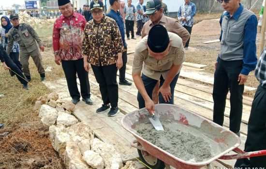 Wagub Sarbin Letakkan Batu Pertama Musala SMAN 1 Taliabu, Dorong Generasi Islami