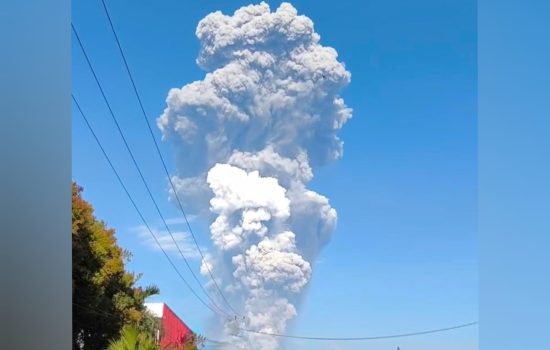 Erupsi Gunung Dukono di Halmahera Utara Lukai Lima Pendaki, Tim SAR Evakuasi Darurat