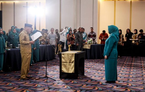Wagub Sarbin Kukuhkan Bunda Literasi, Dorong Gerakan Membaca Hingga Pelosok Kepulauan