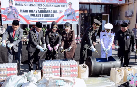 Hari Bhayangkara ke-80, Wawali Ternate Dukung Langkah Polres Tertibkan Miras