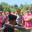 Disambut Prosesi Adat, AKBP Handres Resmi Bertugas sebagai Kapolres Kepulauan Sula